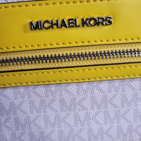 Michael Kors Kenly Large Signature Logo Tape Tote Bag - Picture 2 of 11